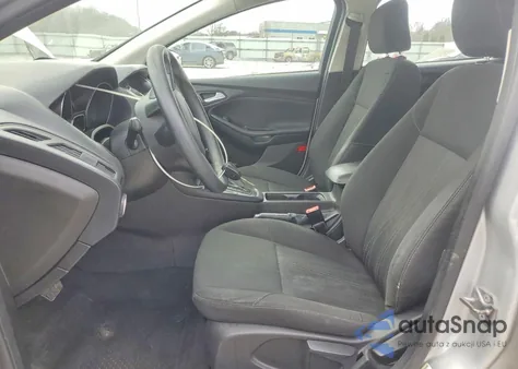 2016 Ford Focus Se z USA, uszkodzony, nr VIN 1FADP3K2XGL368682